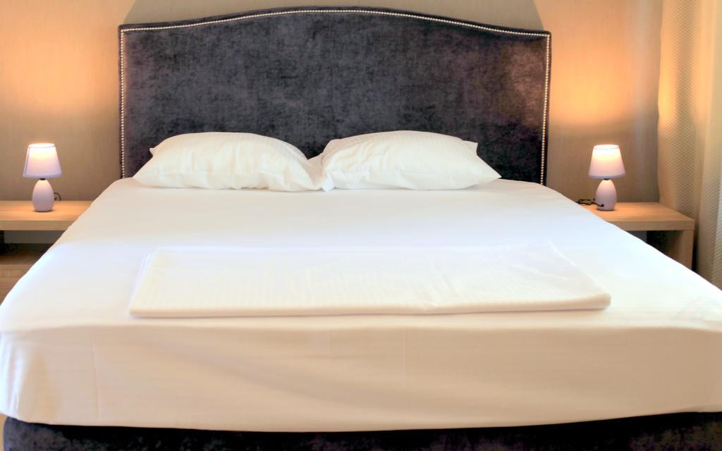 Hotel Hypnotique Năvodari Esterno foto